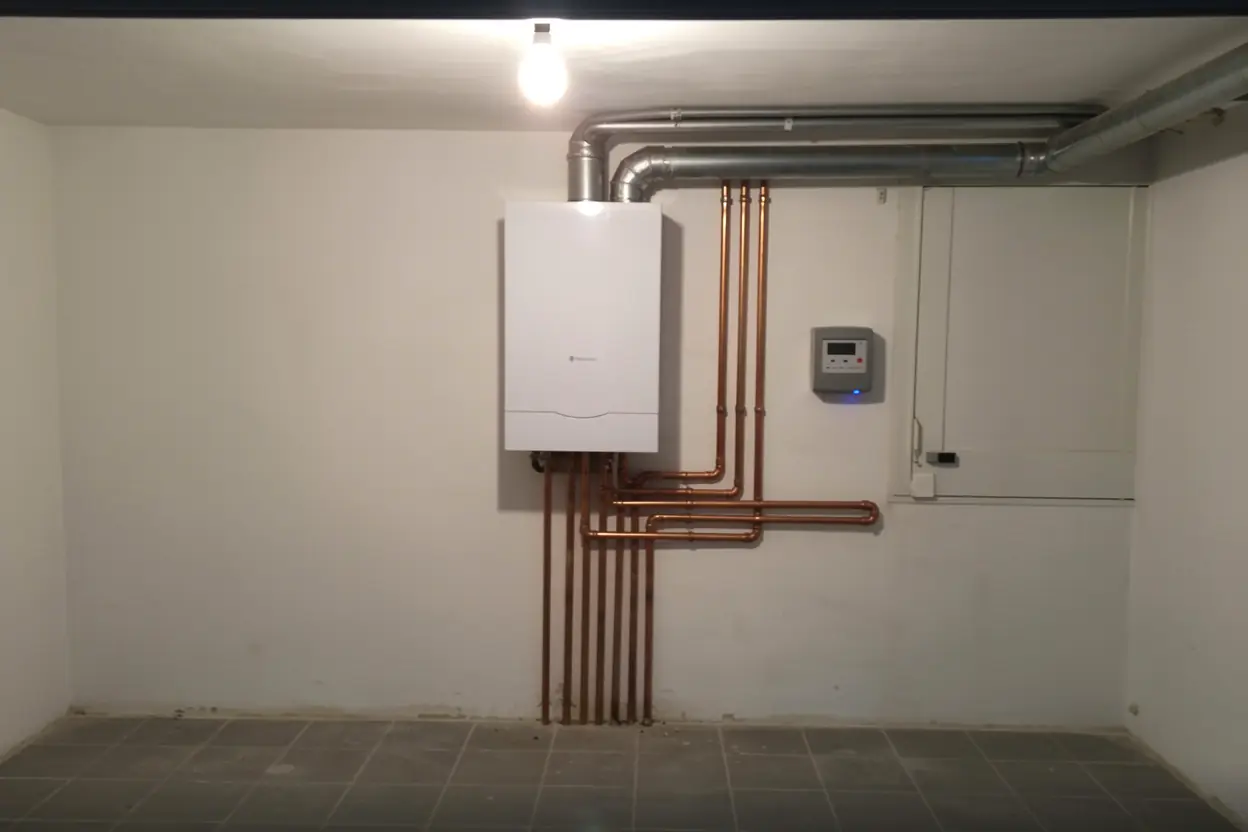 Pompe à chaleur air-eau installée après remplacement à Noves